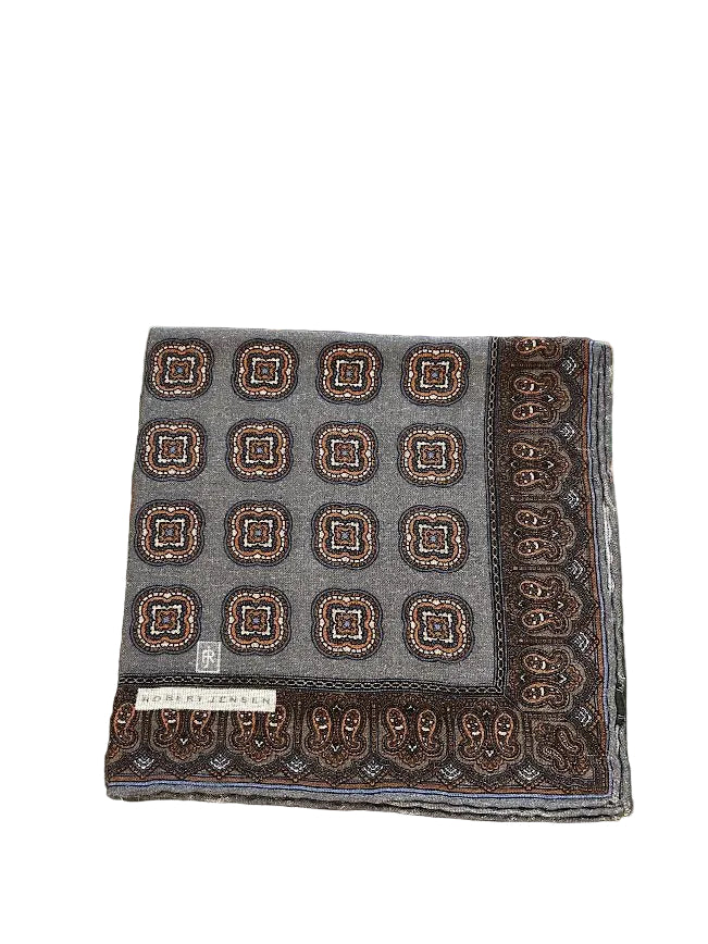 Robert Jensen Pocket Square: Grey Medallion