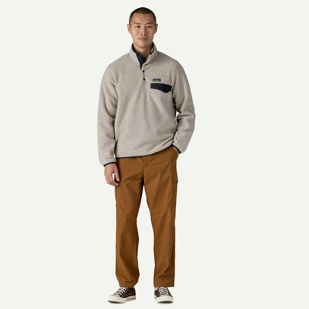 Patagonia Men's Lightweight Synchilla® Snap-T® Fleece Pullover: Oatmeal Heather w/ Smolder Blue