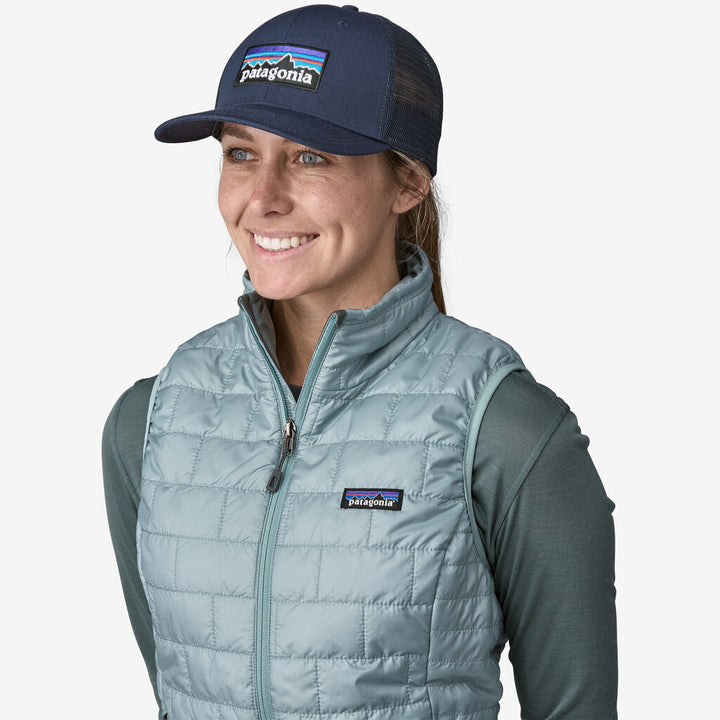 Patagonia P-6 Logo Trucker Hat : New Navy