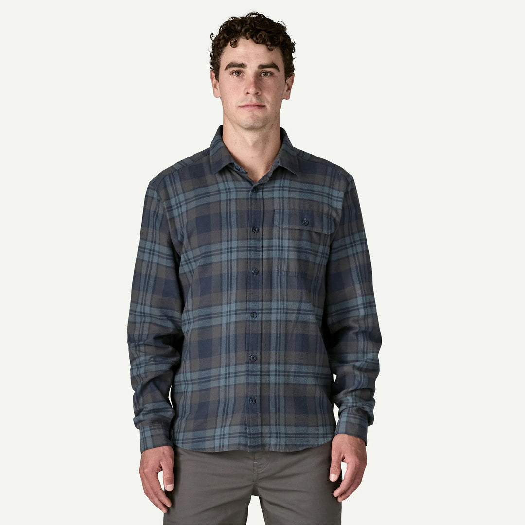 Patagonia Men's Long-Sleeved Lightweight Fjord Flannel Shirt: Paw - Smolder Blue