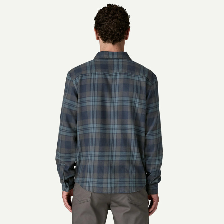 Patagonia Men's Long-Sleeved Lightweight Fjord Flannel Shirt: Paw - Smolder Blue