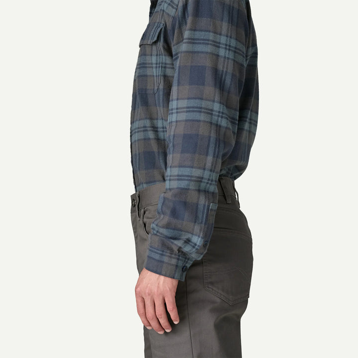 Patagonia Men's Long-Sleeved Lightweight Fjord Flannel Shirt: Paw - Smolder Blue