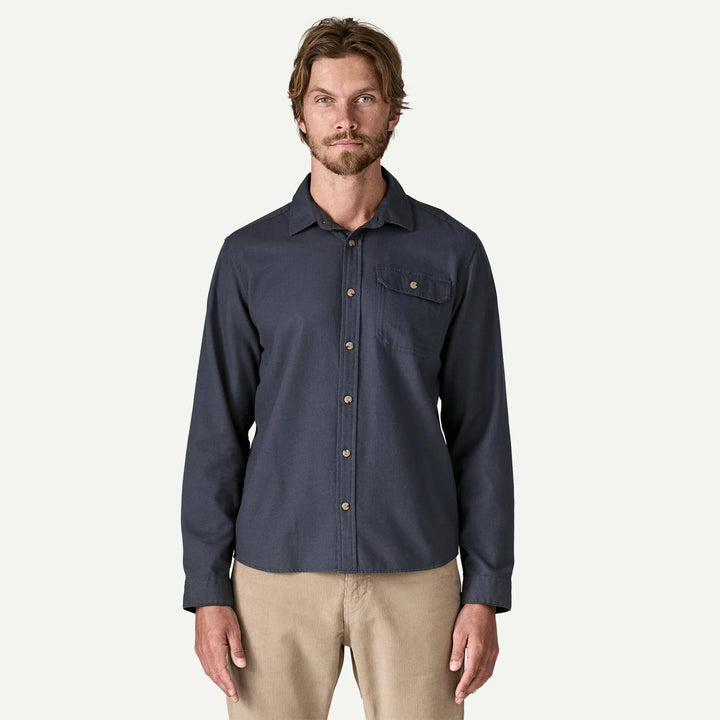 Patagonia Men's Long-Sleeved Lightweight Fjord Flannel Shirt: Smolder Blue