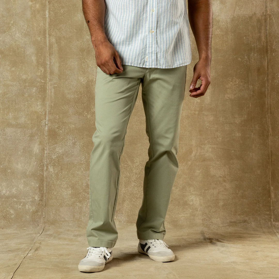 Duck Head Classic Fit Gold School Chino: Tea Leaf