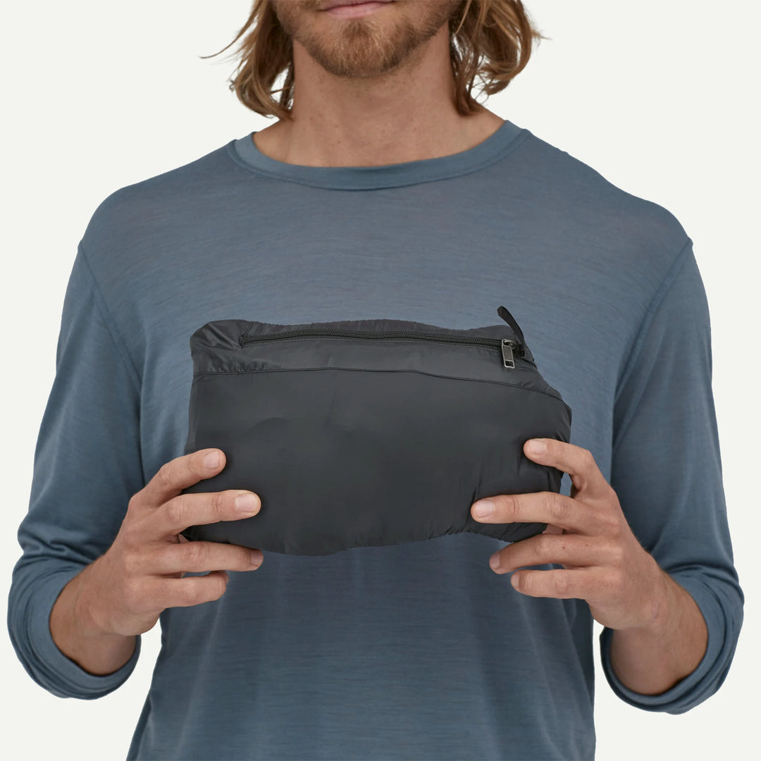 Patagonia Men's Down Sweater™ Vest: Black
