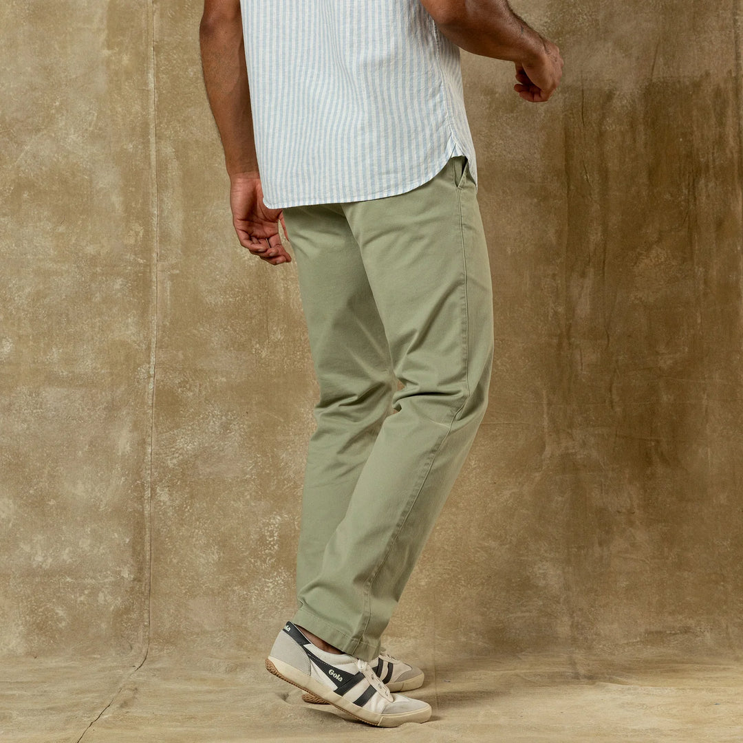 Duck Head Classic Fit Gold School Chino: Tea Leaf