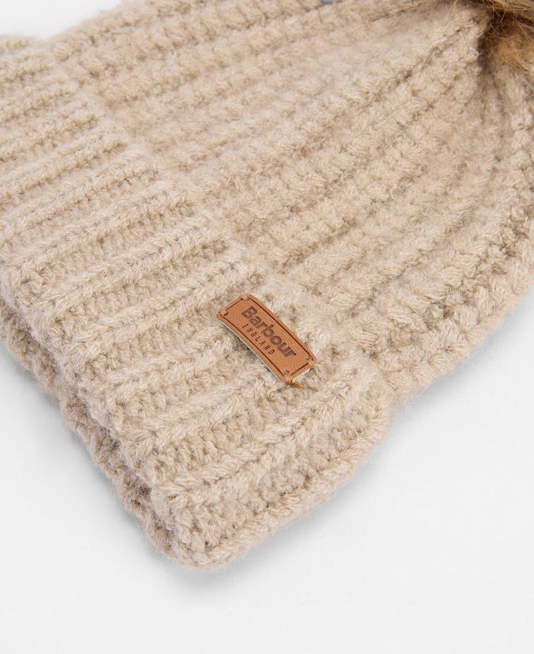 Barbour Saltburn Beanie & Tartan Scarf Gift Set: Gardenia Tartan