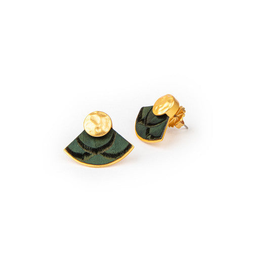 Brackish Stud Earring: Cam