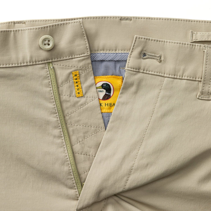 Duck Head 8" Harbor Performance Short: Sandstone