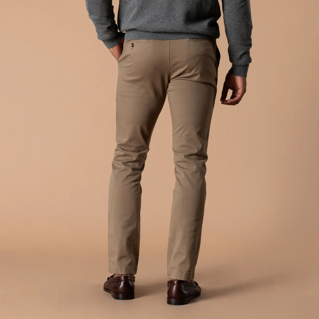 Duck Head Slim Fit Gold School Chino: Rustic Brown