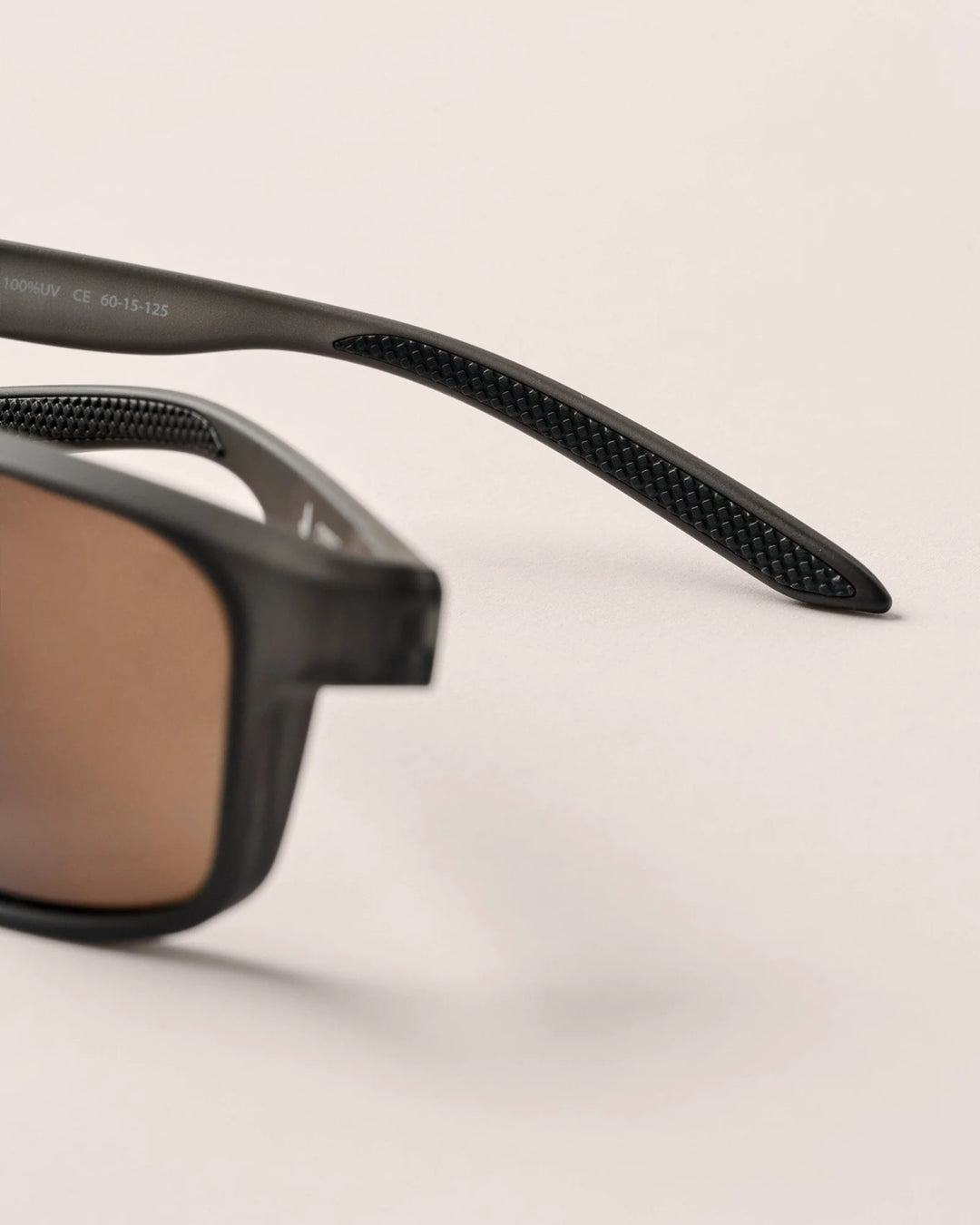 Johnnie-O Cypress Polar Sunglass: Black