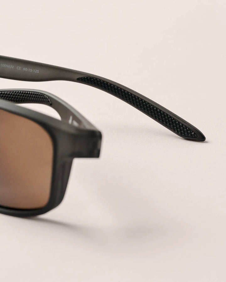 Johnnie-O Cypress Polar Sunglass: Black