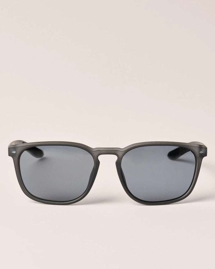 Johnnie-O Malibu Sunglass: Black