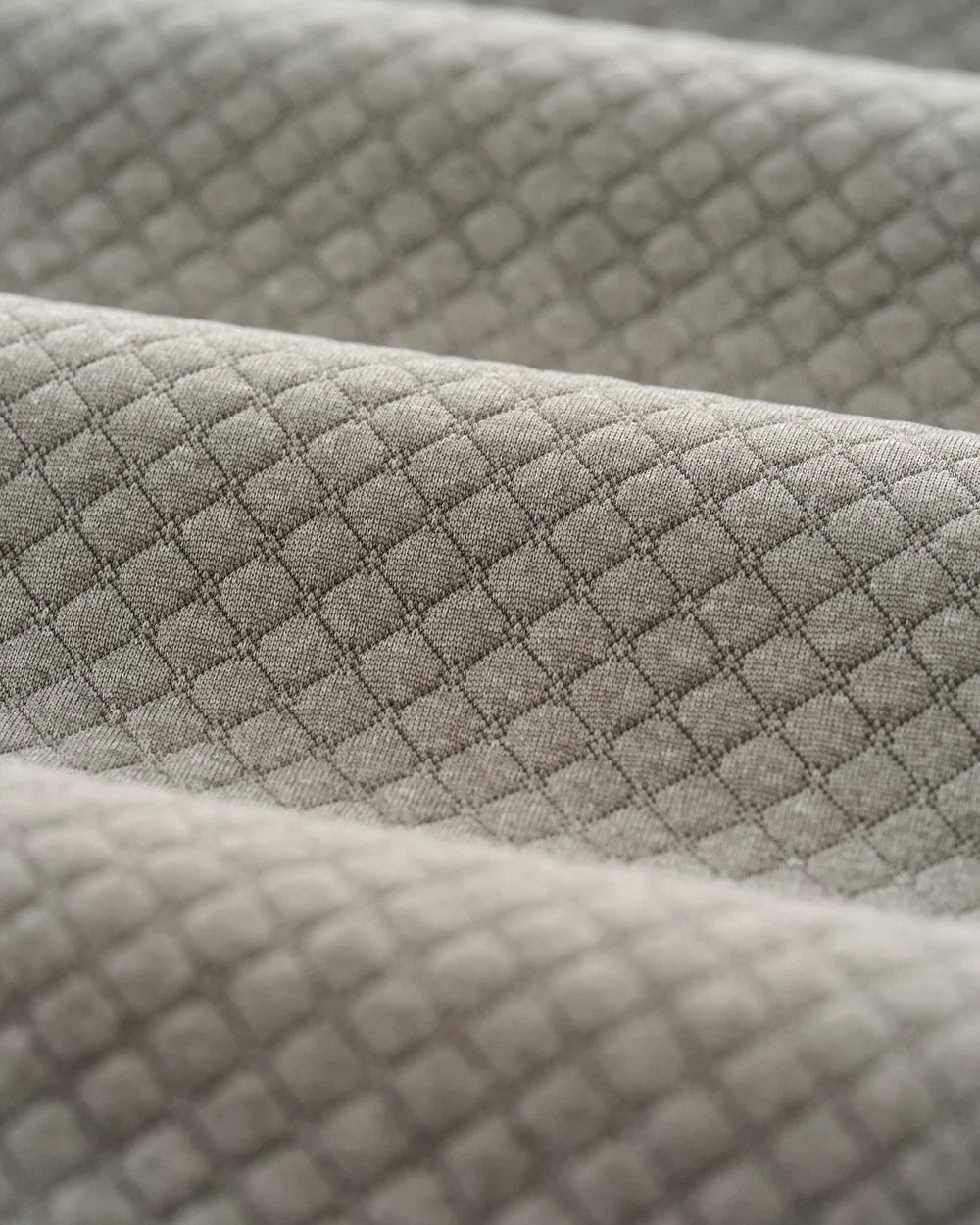 Johnnie-O Rockwells Diamond-Quilted Henley Pullover: Smoke