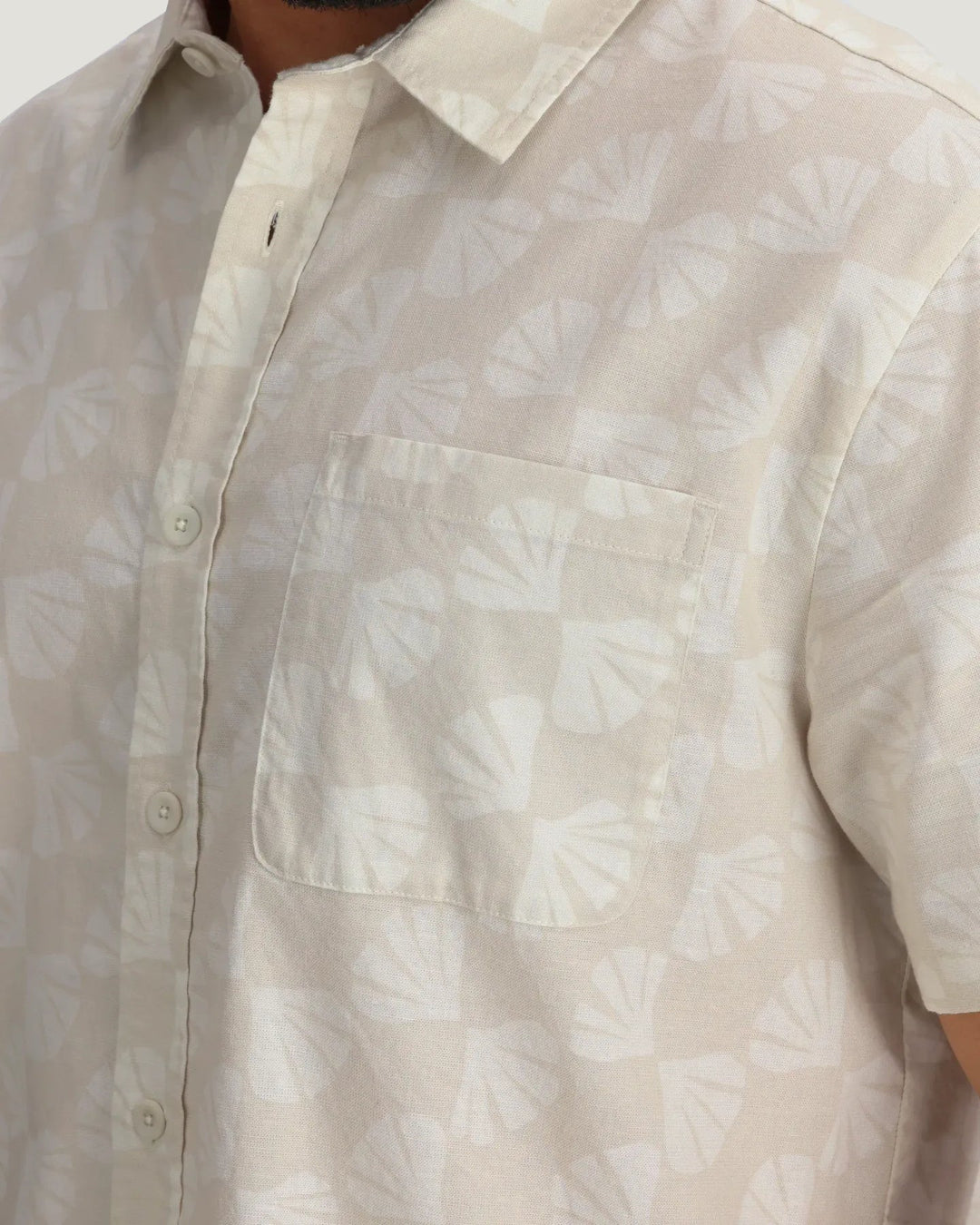 Free Fly Men's Harbor Short Sleeve Shirt: Sea Scallop Print Birch