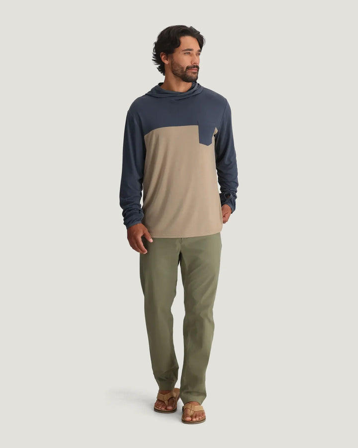 Free Fly Men's Bamboo Hybrid Hoodie: Storm Cloud/Desert Tan