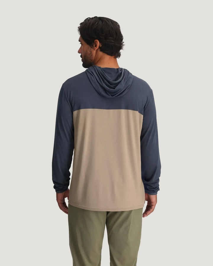 Free Fly Men's Bamboo Hybrid Hoodie: Storm Cloud/Desert Tan