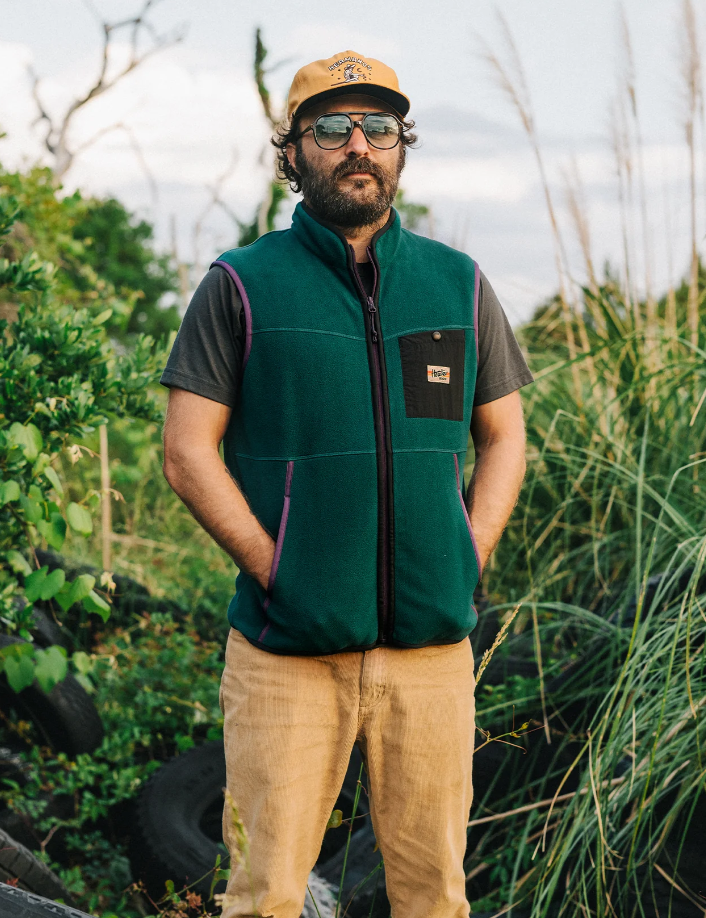 Howler Brothers Free Range Fleece Vest: Ultramarine