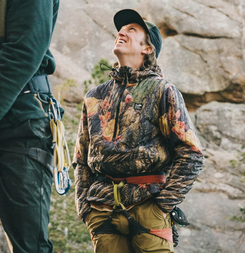Howler Brothers Voltage Quilted Pullover: Cactus Mob – Craig