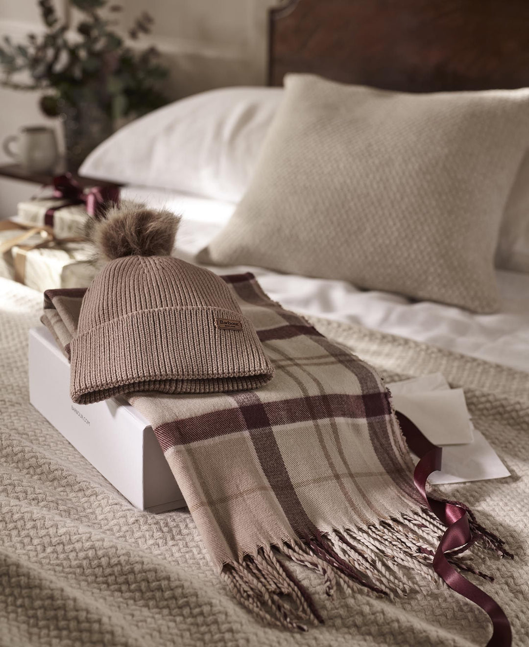 Barbour Dover Beanie & Hailes Scarf Gift Set: Muted Cabernet