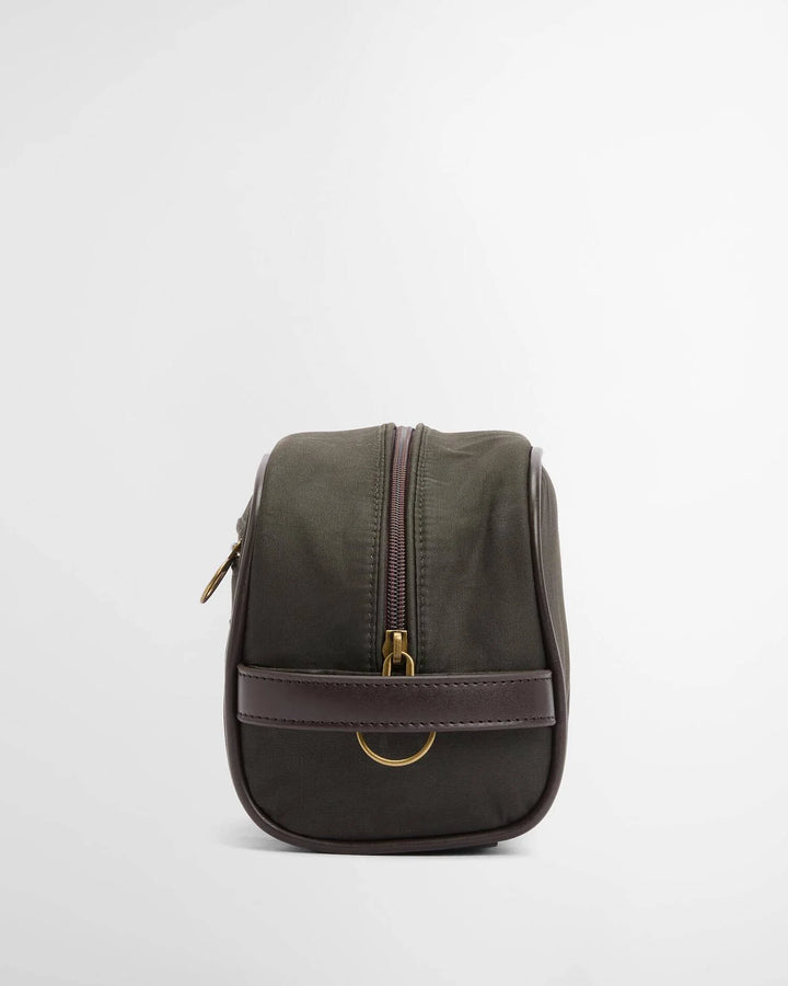 Barbour Waxed Washbag: Olive/Beacon