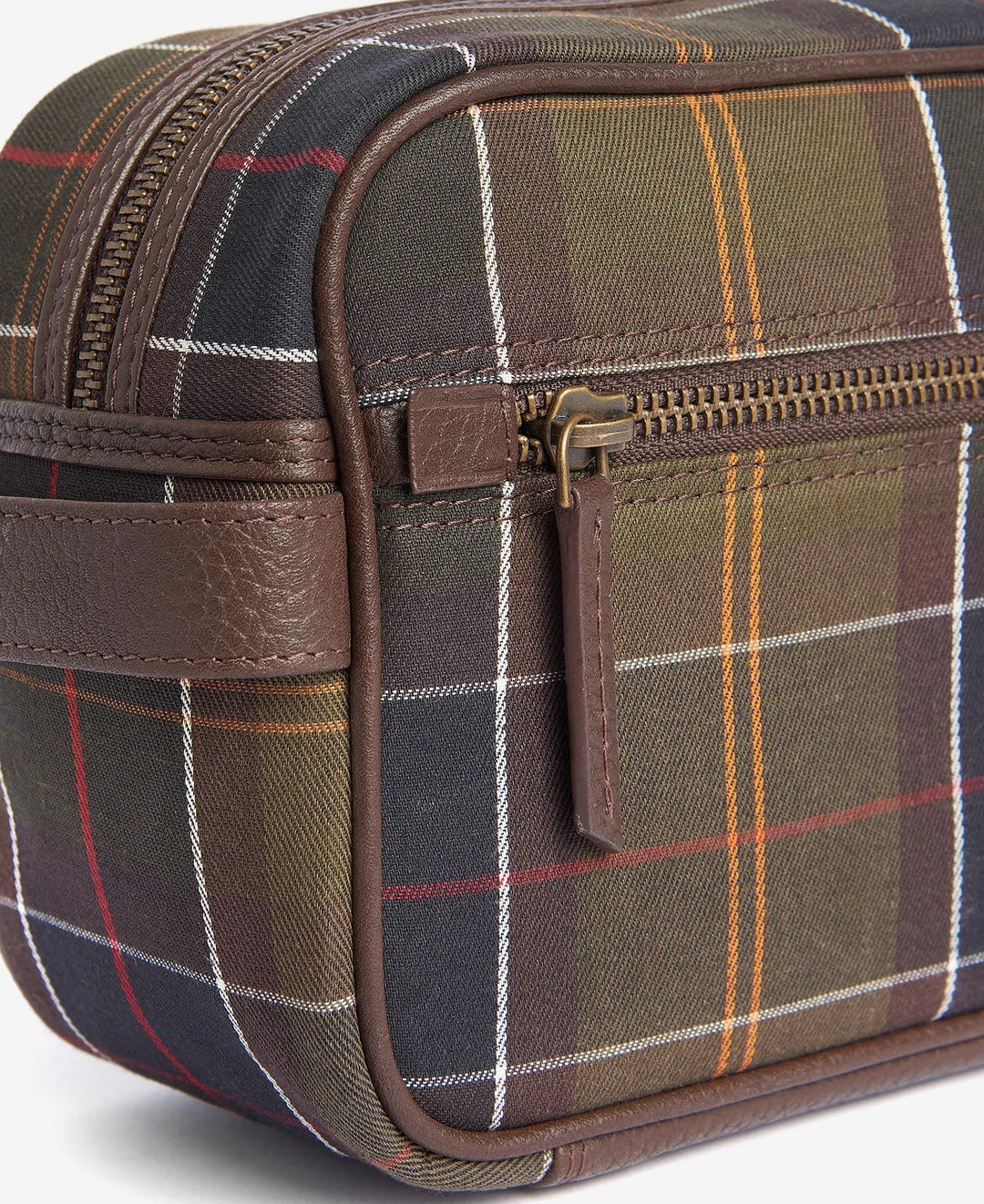 Barbour Tartan and Leather Washbag: Classic Tartan