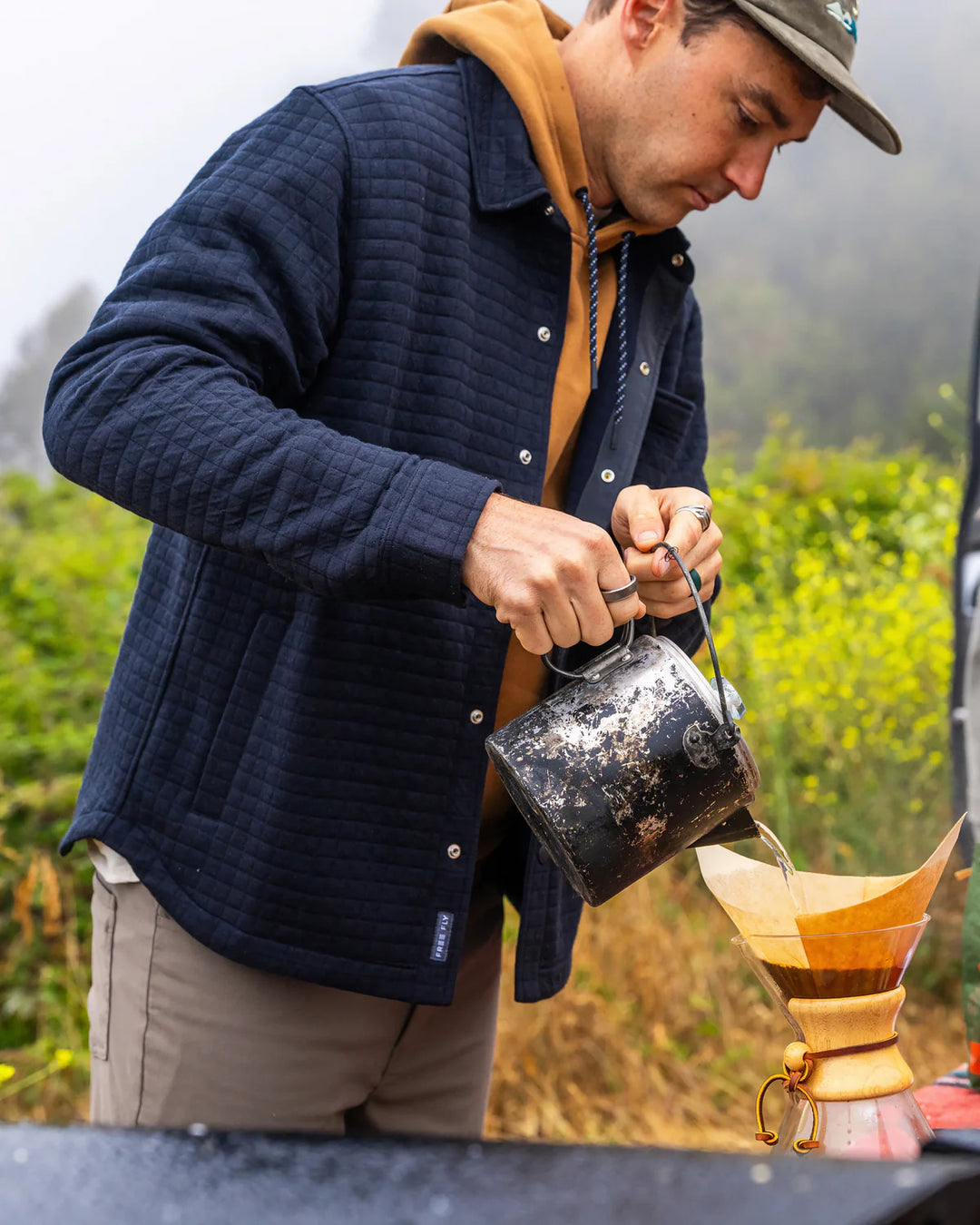 Free Fly Men's Downvalley Overshirt: Black