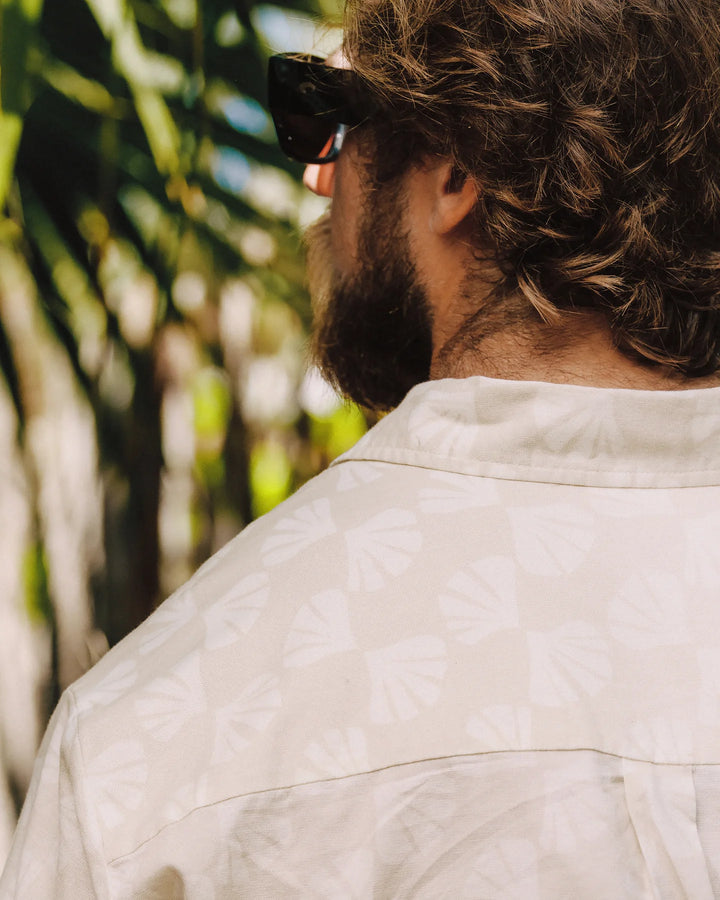 Free Fly Men's Harbor Short Sleeve Shirt: Sea Scallop Print Birch