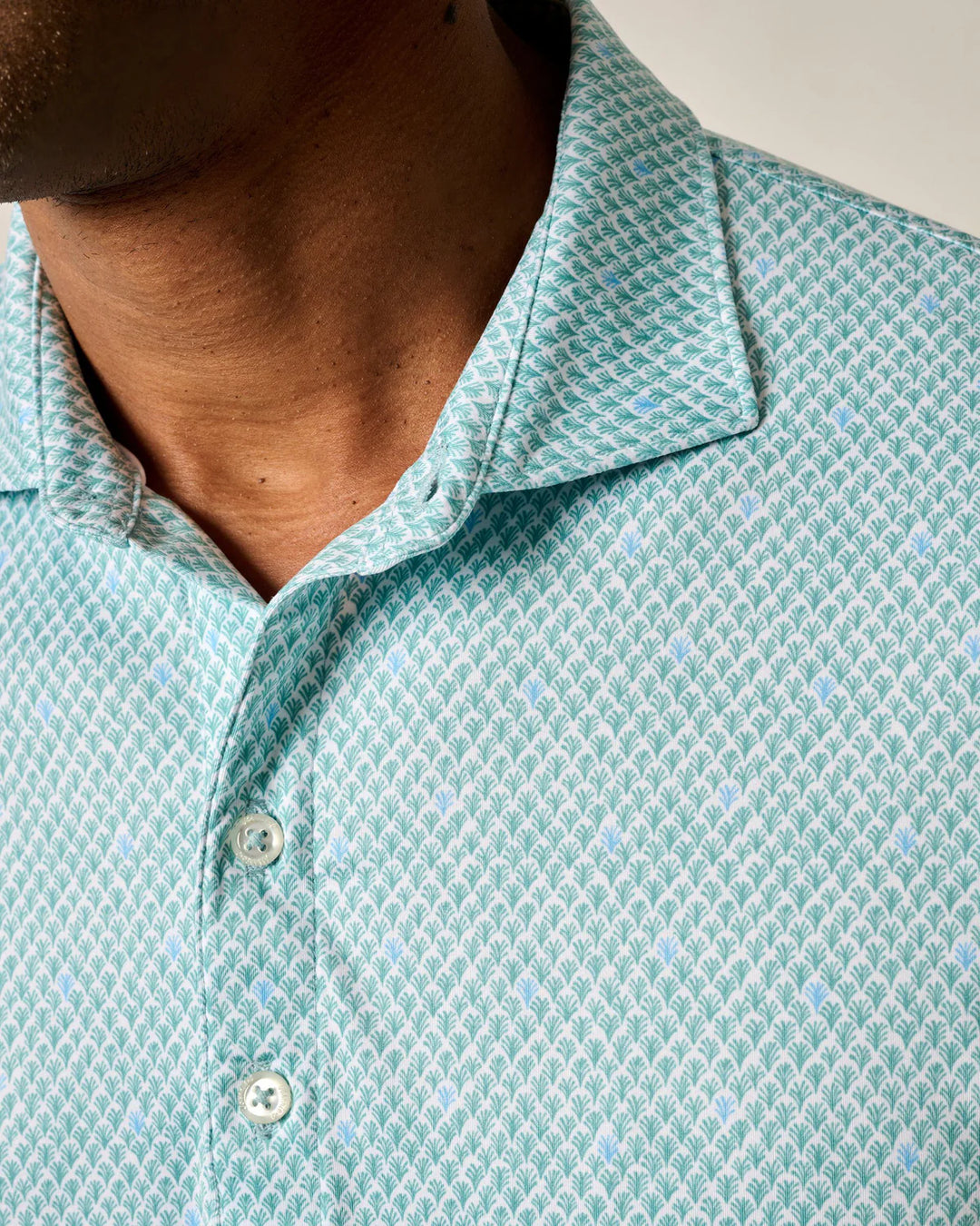 Johnnie-O Featherweight Performance Polo - Fernando Print: Green Grass