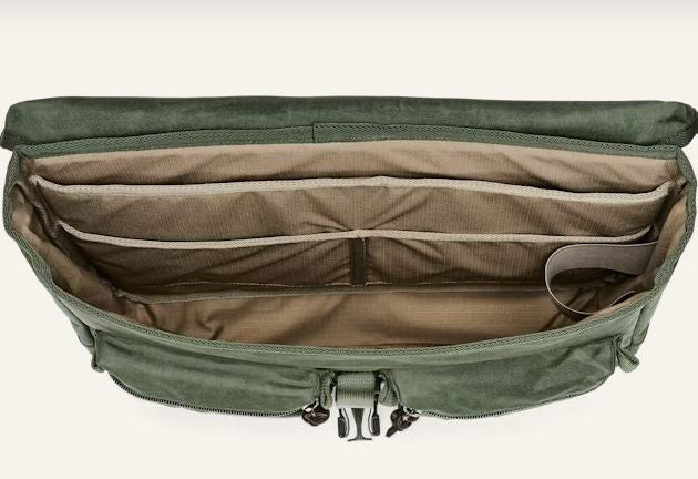 Filson Surveyor Messenger Bag: Service Green