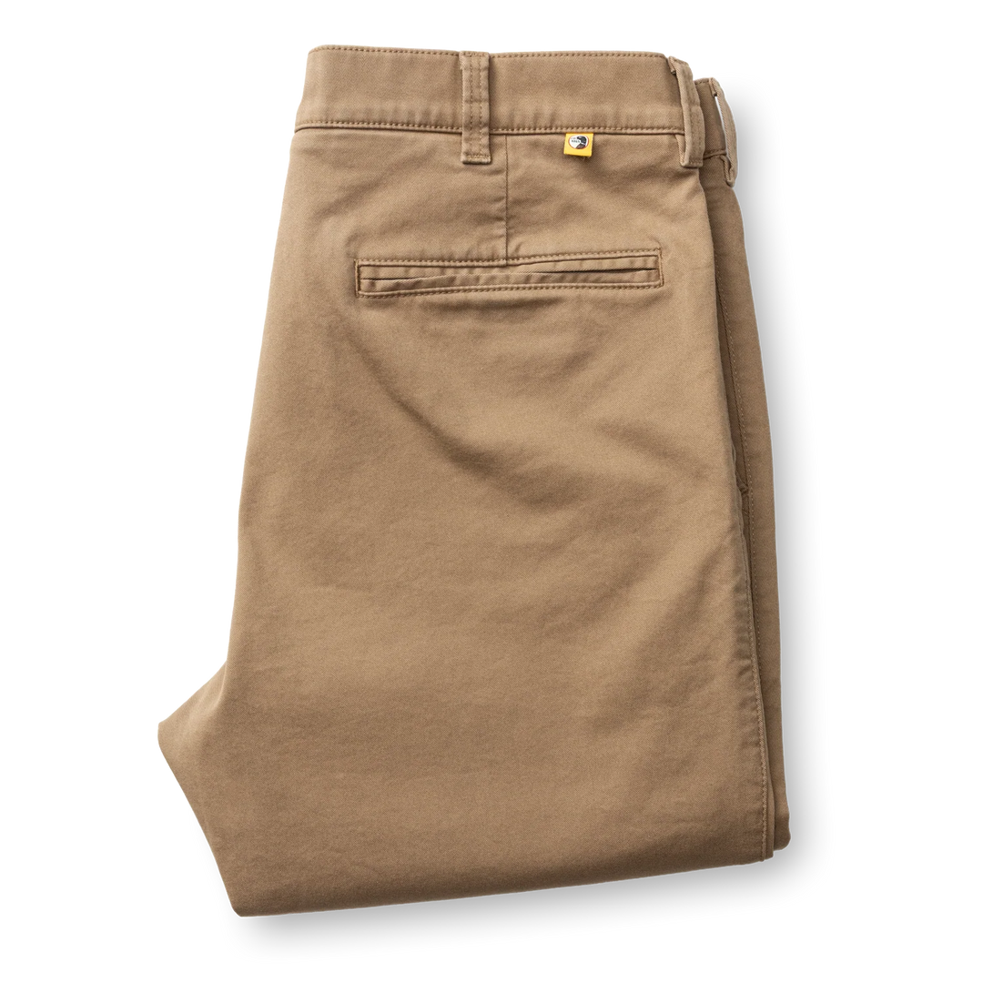 Duck Head Slim Fit Gold School Chino: Rustic Brown