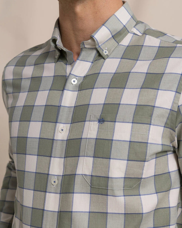 Southern Tide Sunny Cove Skipjack Sport Shirt: Heather Cedar Green