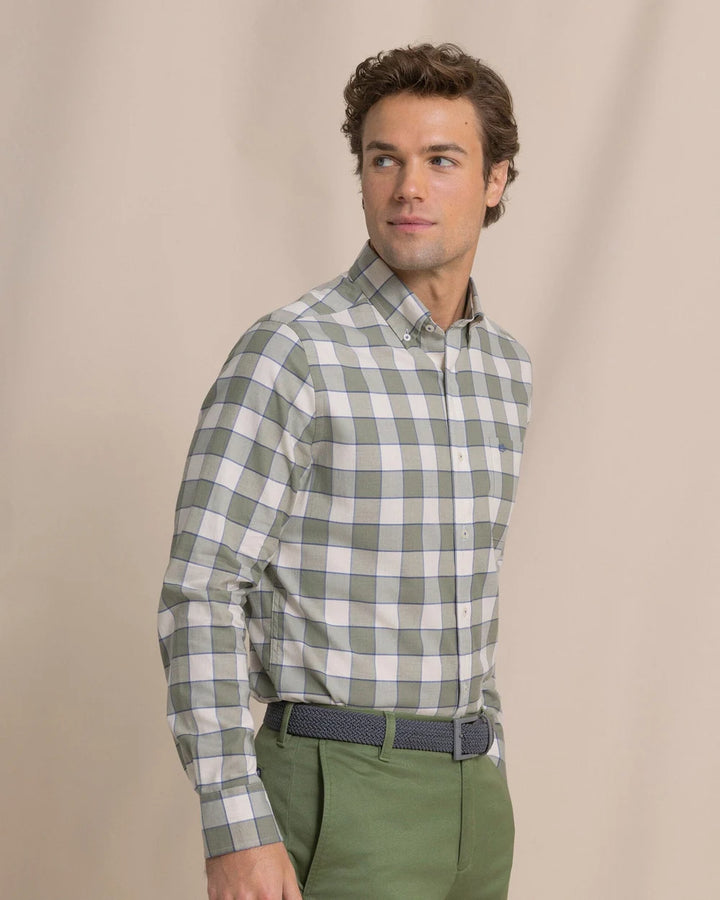 Southern Tide Sunny Cove Skipjack Sport Shirt: Heather Cedar Green