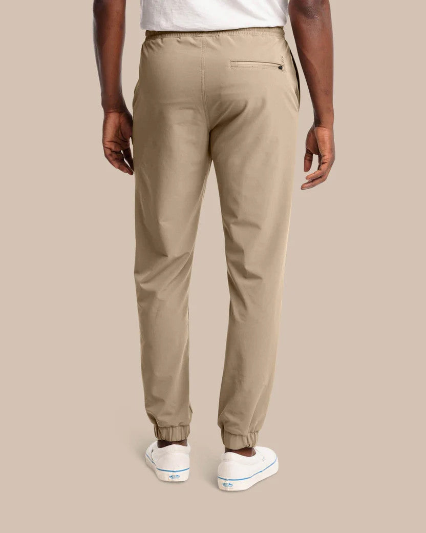 Southern TIde The Excursion Performance Jogger: Sandstone Khaki