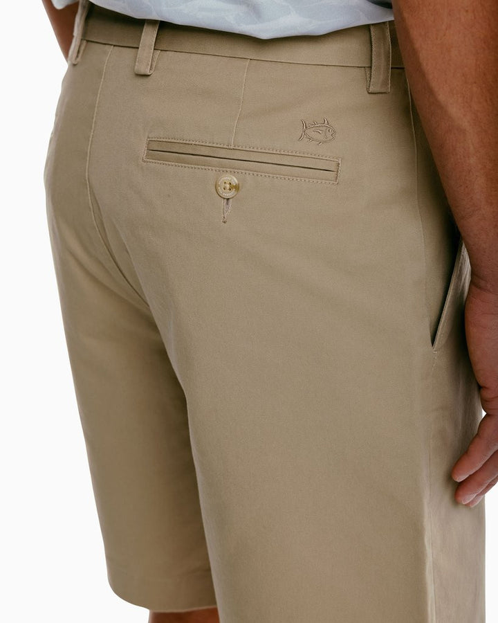 Southern Tide The New Channel Marker 9 Inch Short: Sandstone Khaki